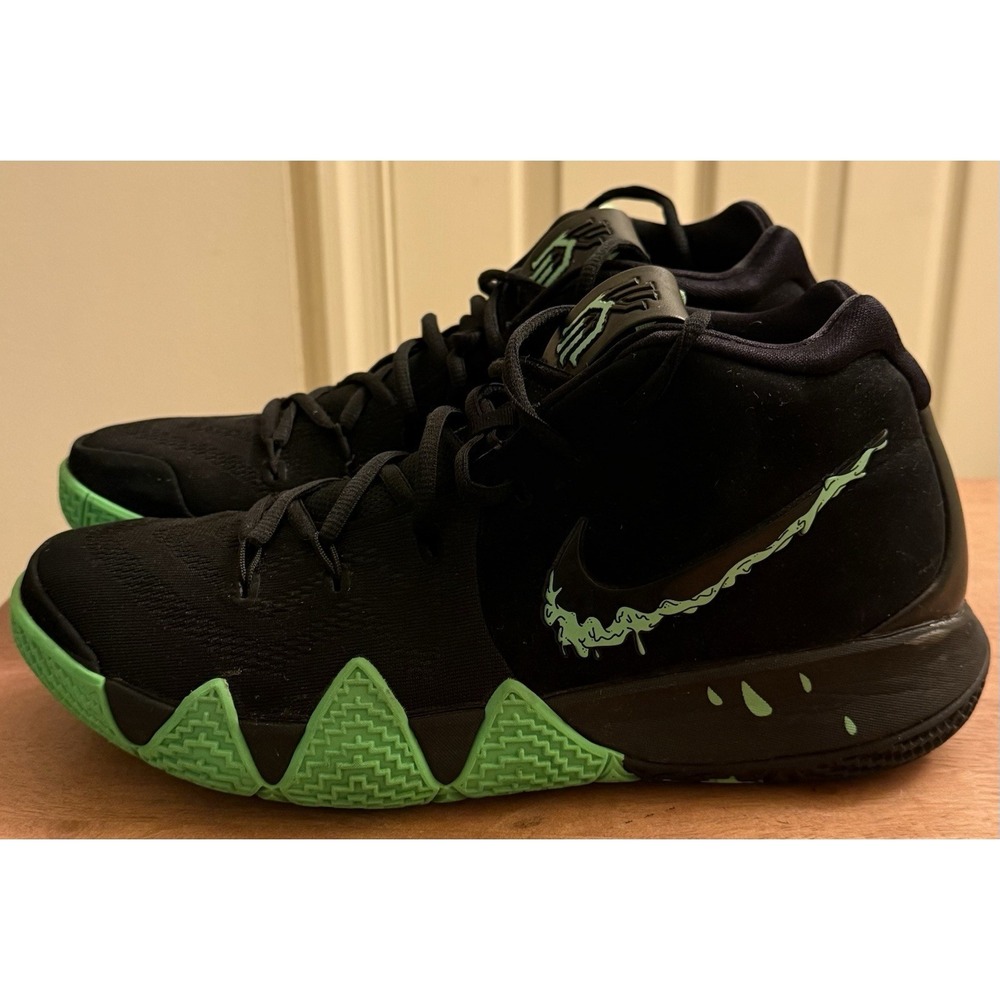 Nike Kyrie 4 "Halloween" Style Code 943806-012 Men's (Size 10) 2018 W/ Box EUC